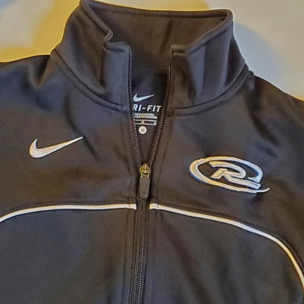 Kids Nike zip up black jacket Sz M